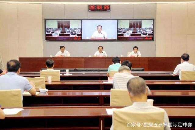 我的妻子退休后生活无忧，我却更忙了